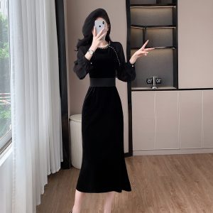 Black Long Sleeve A-Line Velvet Evening Dress with Ruffle Collar