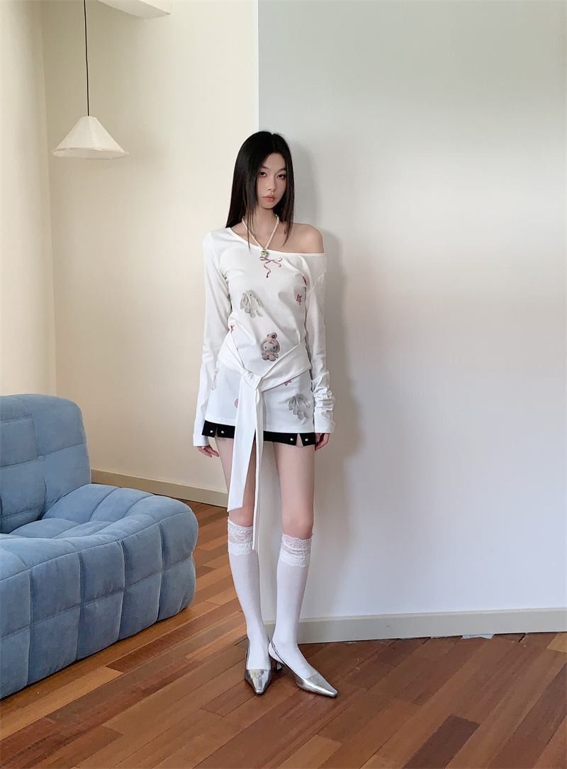 Women's White One-Shoulder Long Sleeve T-Shirt Sweet American Retro Cropped Top